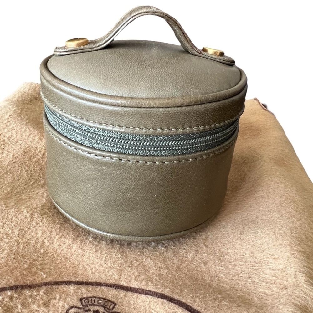 Gucci Vintage Lambskin with Suede Interior Olive Green Jewelry Mini-bag - Picture 2 of 13